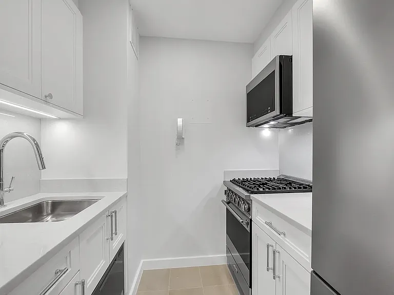 165 E 66th St #5H — Photo 5
