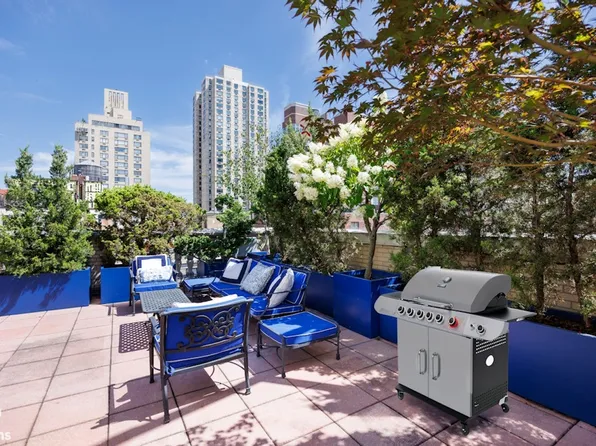 1035 Park Avenue image 13 of 22