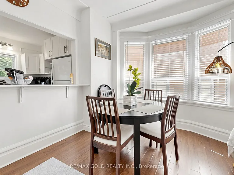 746 King St W — Photo 11
