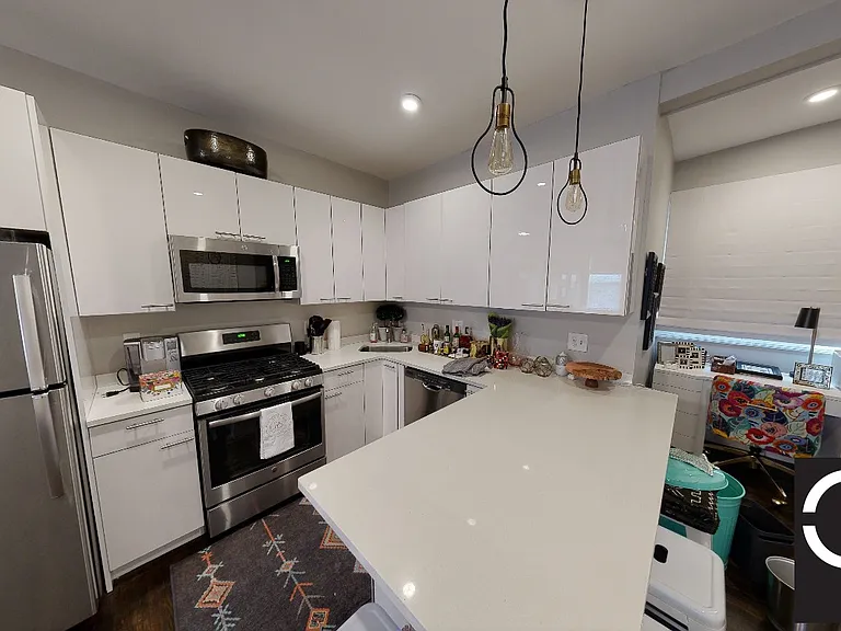26 John F Kennedy St #4 — Photo 3
