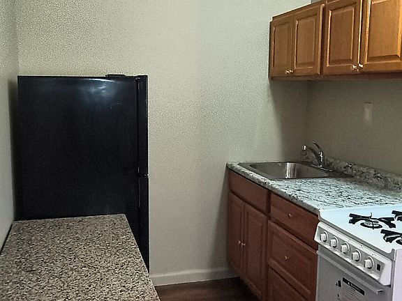 5th image of 424 S Fairmount St APT 1