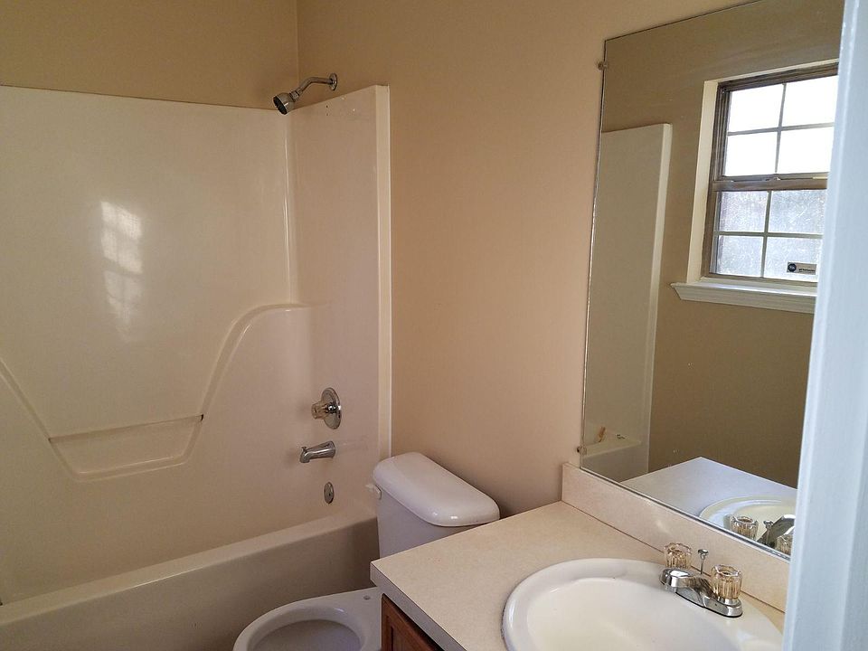 2nd image of 10125 Blackwell St