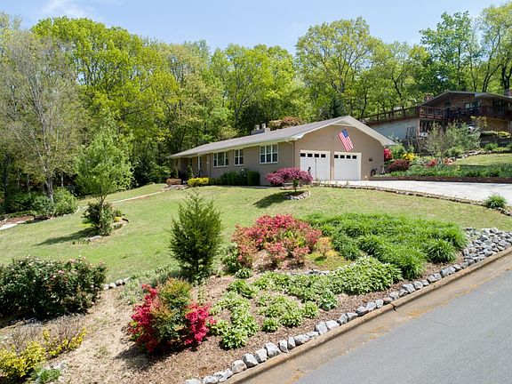2nd image of 710 Chambers Dr NE