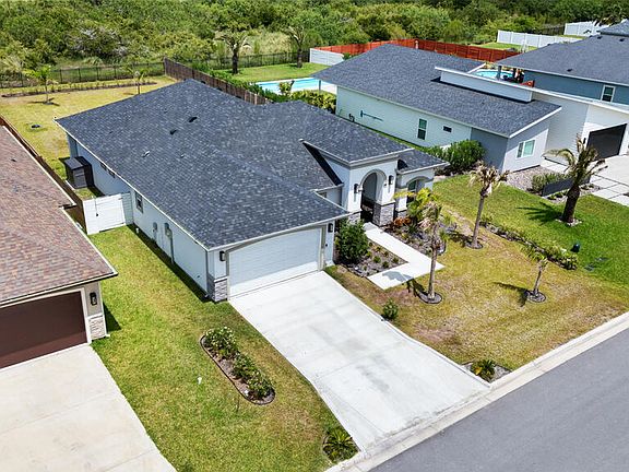 2nd image of 149 Torrey Pines Rd