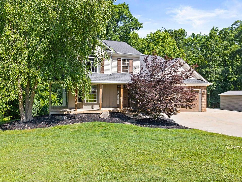 1st image of 527 Whispering Ct
