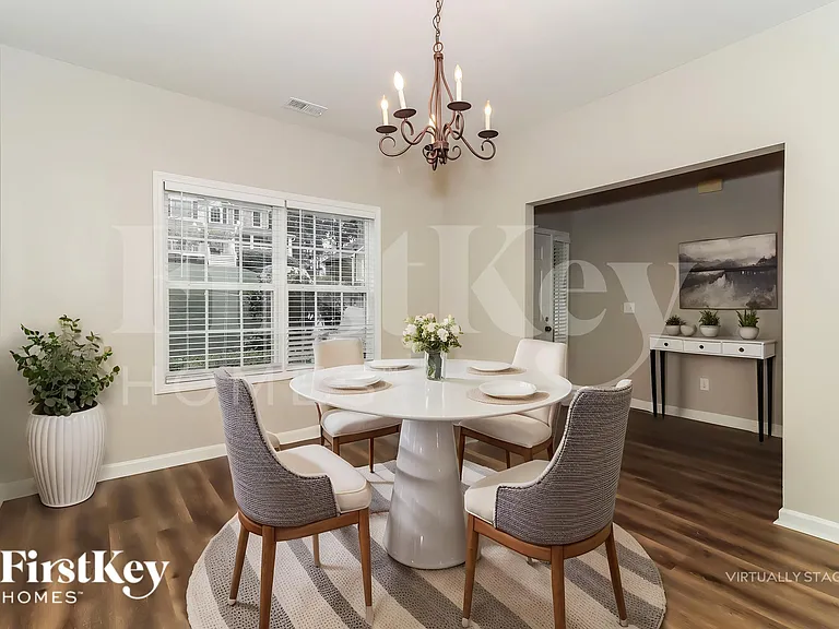 528 Valleyside Dr — Photo 6