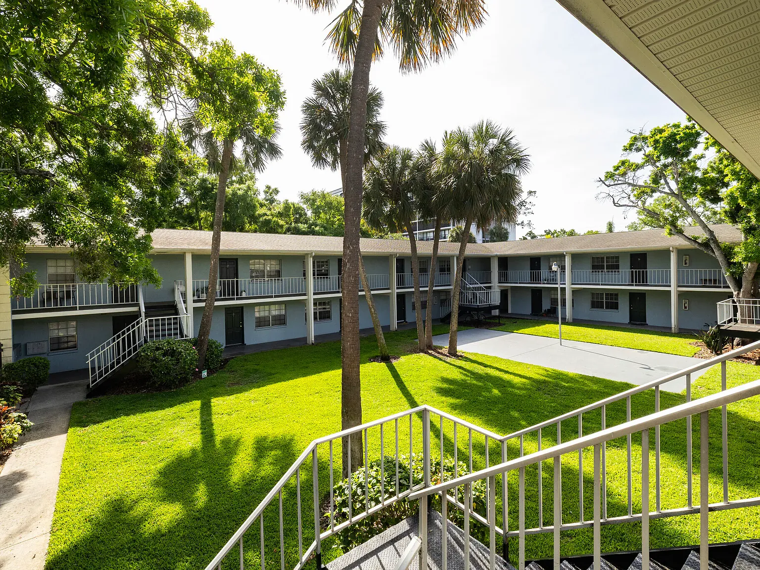 Tara House West Apartments — Photo 4