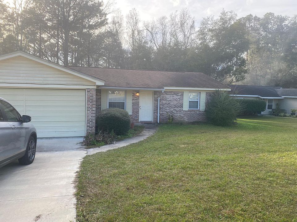1st image of 5692 Doonesbury Way