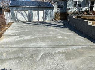 435 Huntington Ave, Council Bluffs, IA 51503