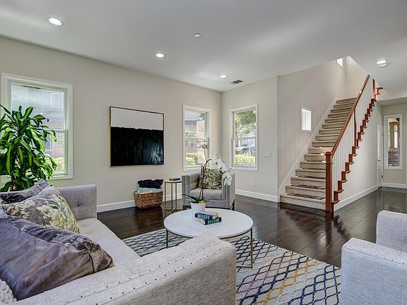 4th image of 18935 Brookside Cir