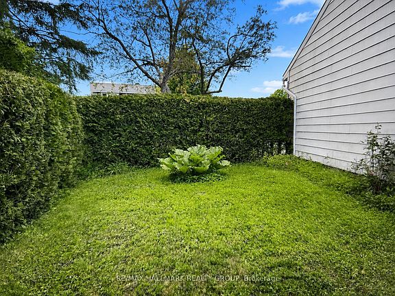 4th image of 20 Cramer Dr S