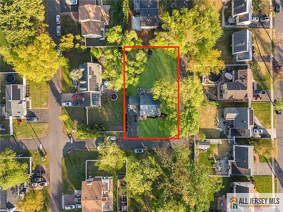 3rd image of 1500 Dawes St