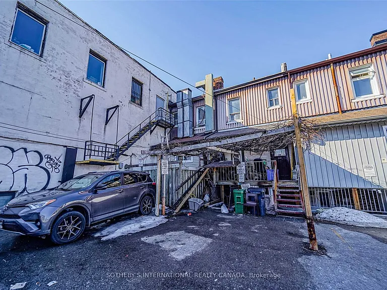 843 Danforth Ave #UPPER — Photo 26