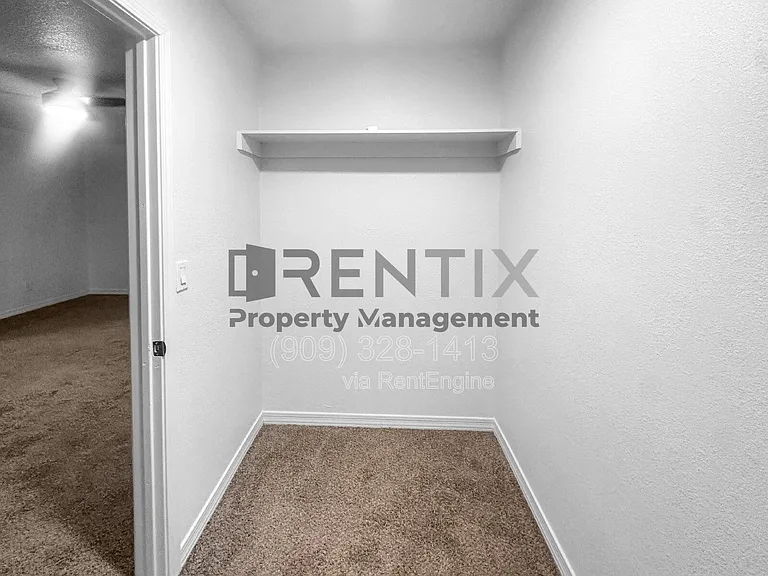 1560 Church St #B — Photo 8