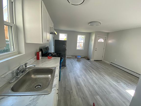 5th image of 19 1/2 Elm Ave