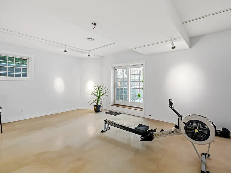 71 Corbett Dr — Photo 10