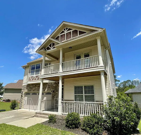 215 Emanuel Creek Dr — Photo 2
