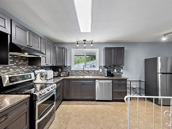 5th image of 1223 Highridge Dr