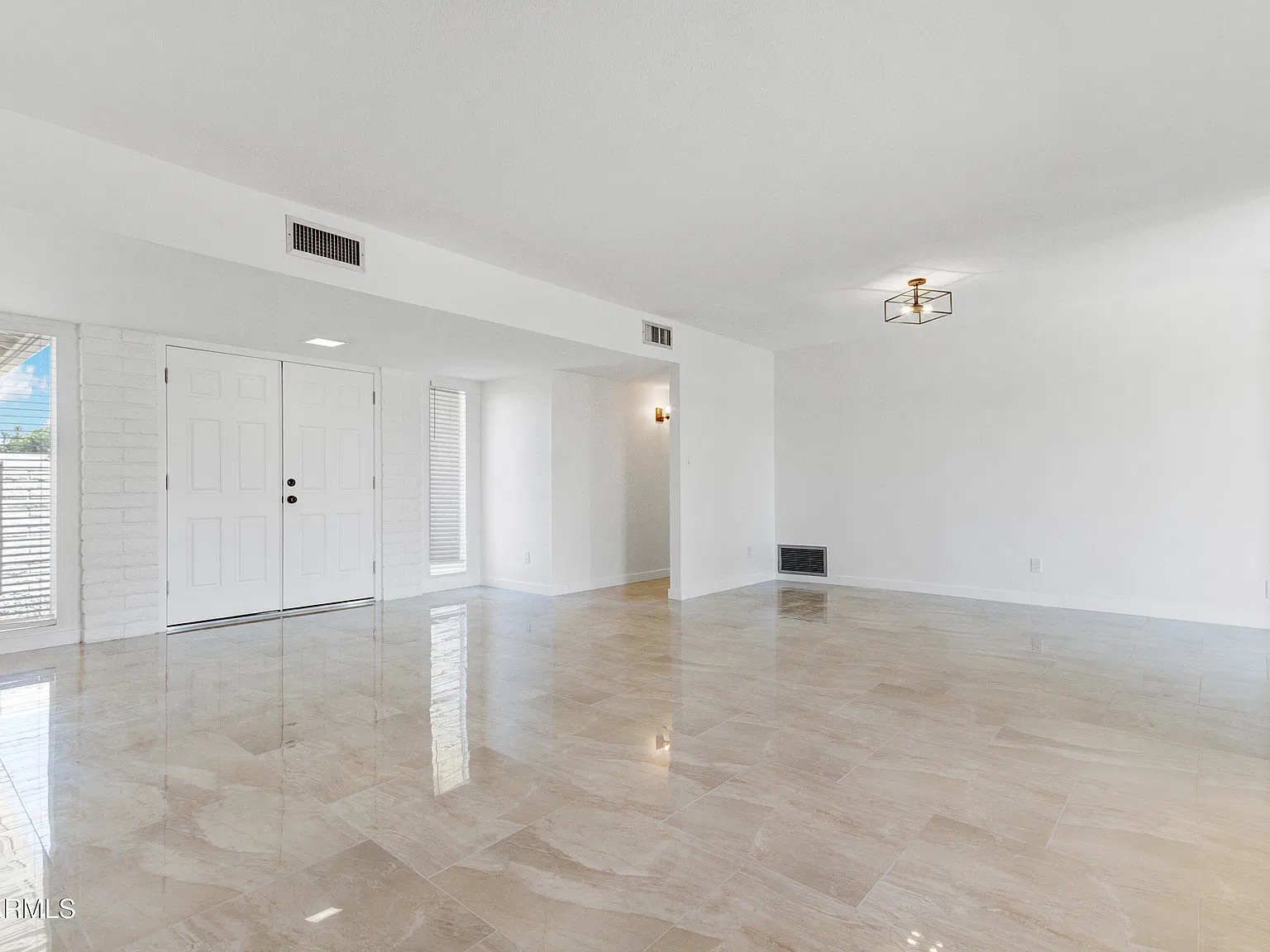 4 bed, 2.0 bath, 2127 sqft, $4,295 — Photo 4