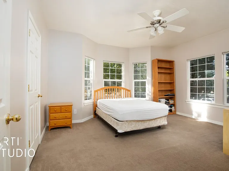 331 N Belmont Pl #233 — Photo 11