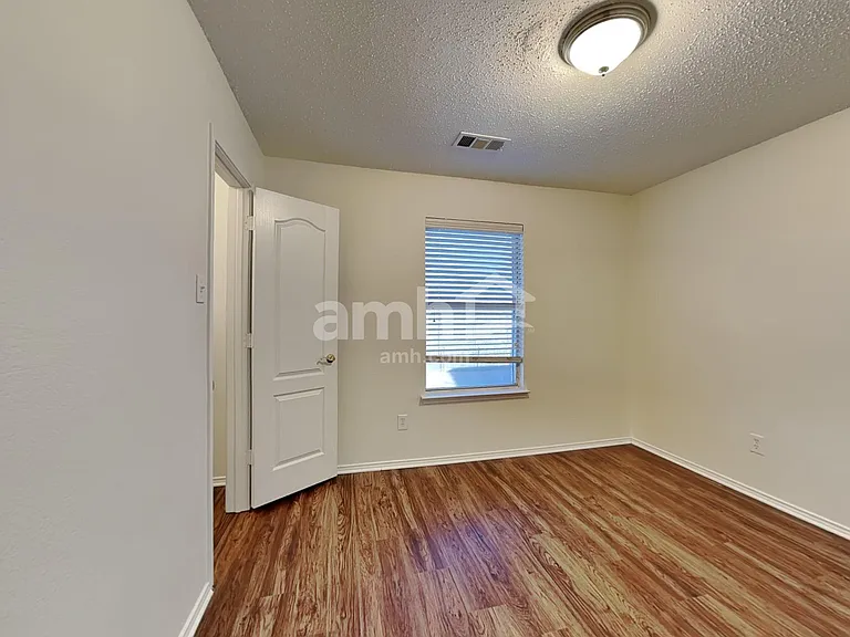 717 Timber Trl — Photo 21