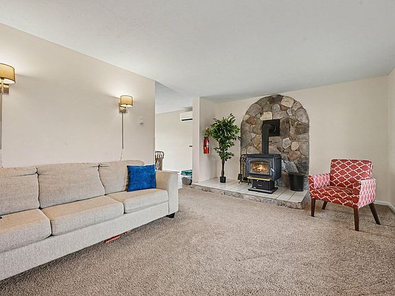 3rd image of 10449 W Tu Ave