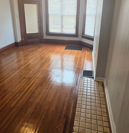 4th image of 2588 East Ave