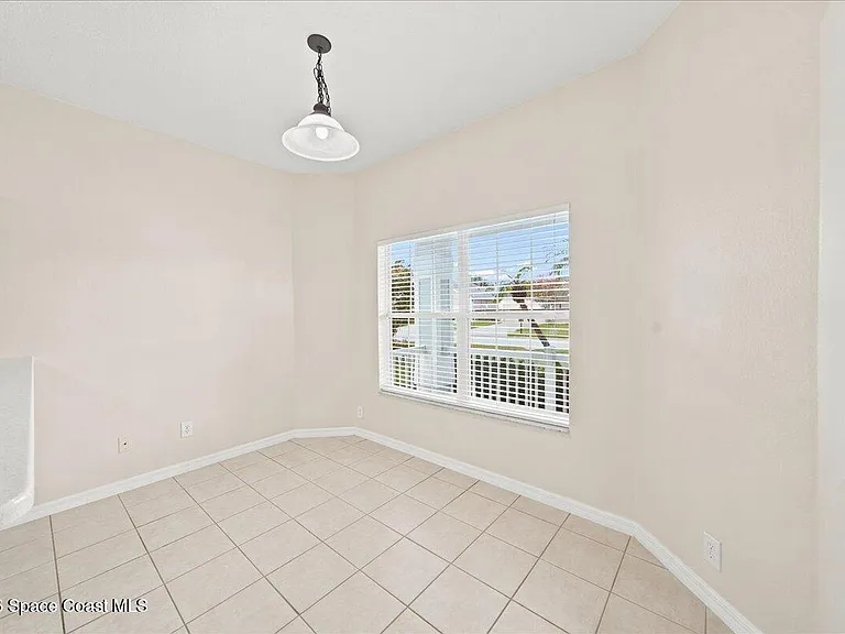 5647 Indigo Crossing Dr — Photo 10