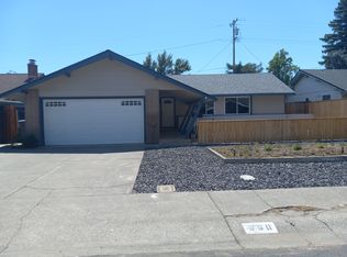 360 Lovers Ln, Vacaville, CA 95688