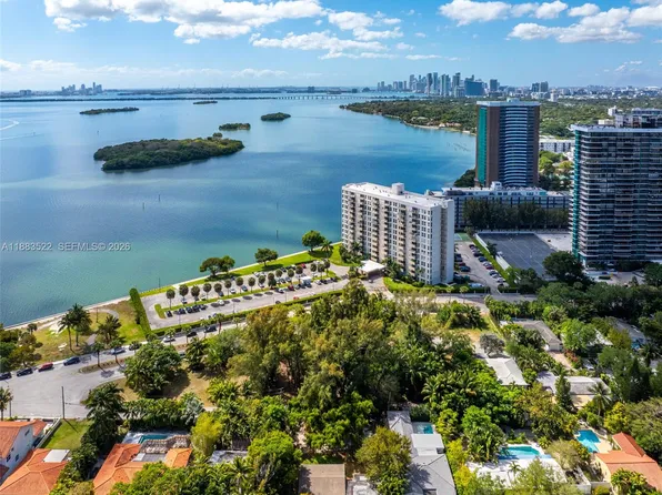 895 NE 70th St, Miami, FL 33138