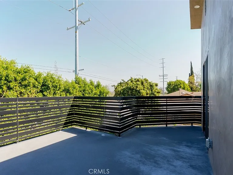8252 Morse Ave — Photo 32