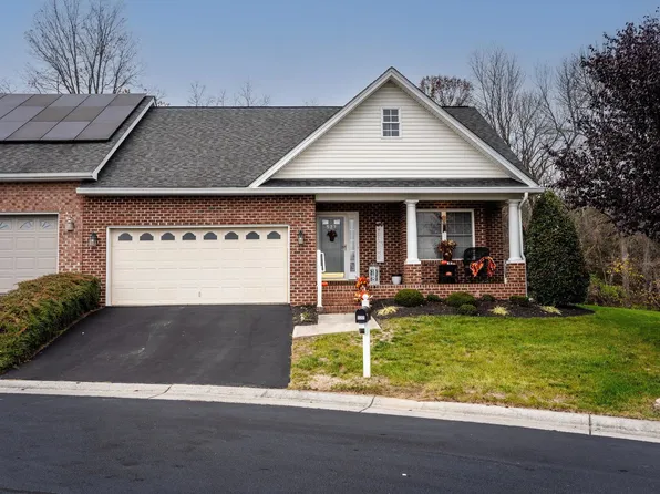 527 Hickory Grove Cir, Harrisonburg, VA 22801