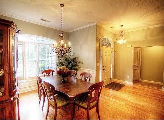 3rd image of 1006 Yorkshire Dr