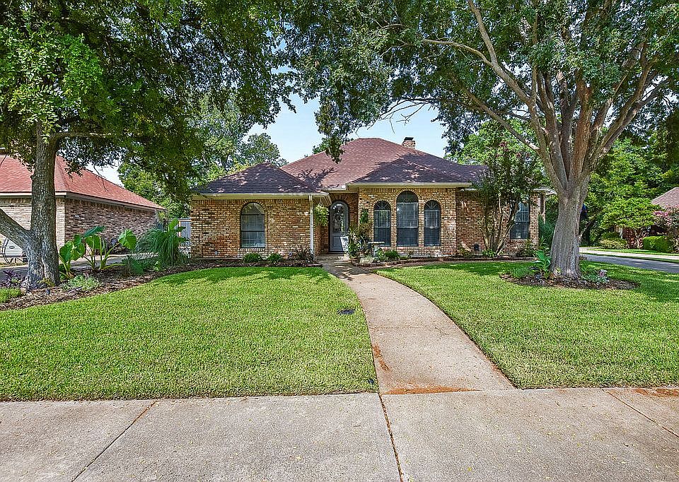 1st image of 724 Arbor Creek Dr