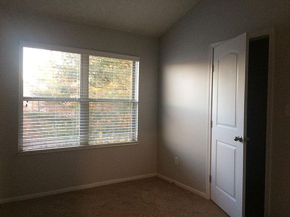 3rd image of 446 Blenheim Ct