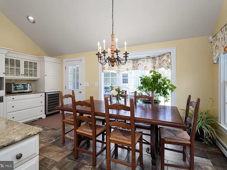 821 Pretty Brook Rd — Photo 15