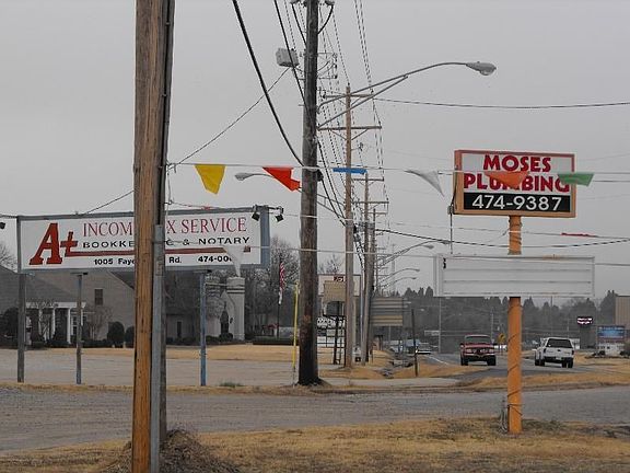 5th image of 1001 Fayetteville Rd