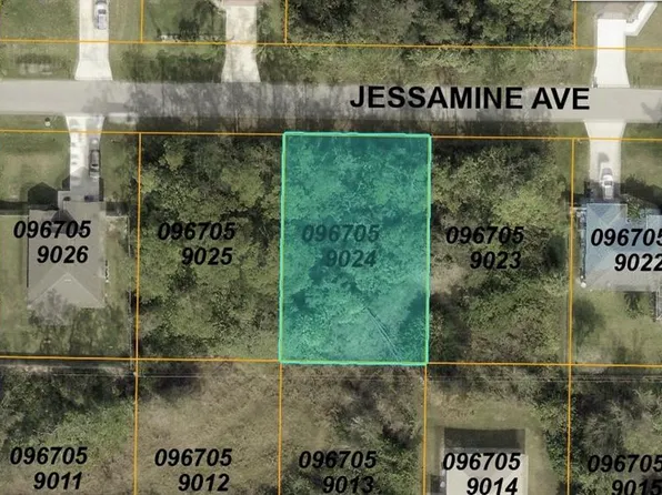 24 Jessamine Ave, North Pt, FL 34291