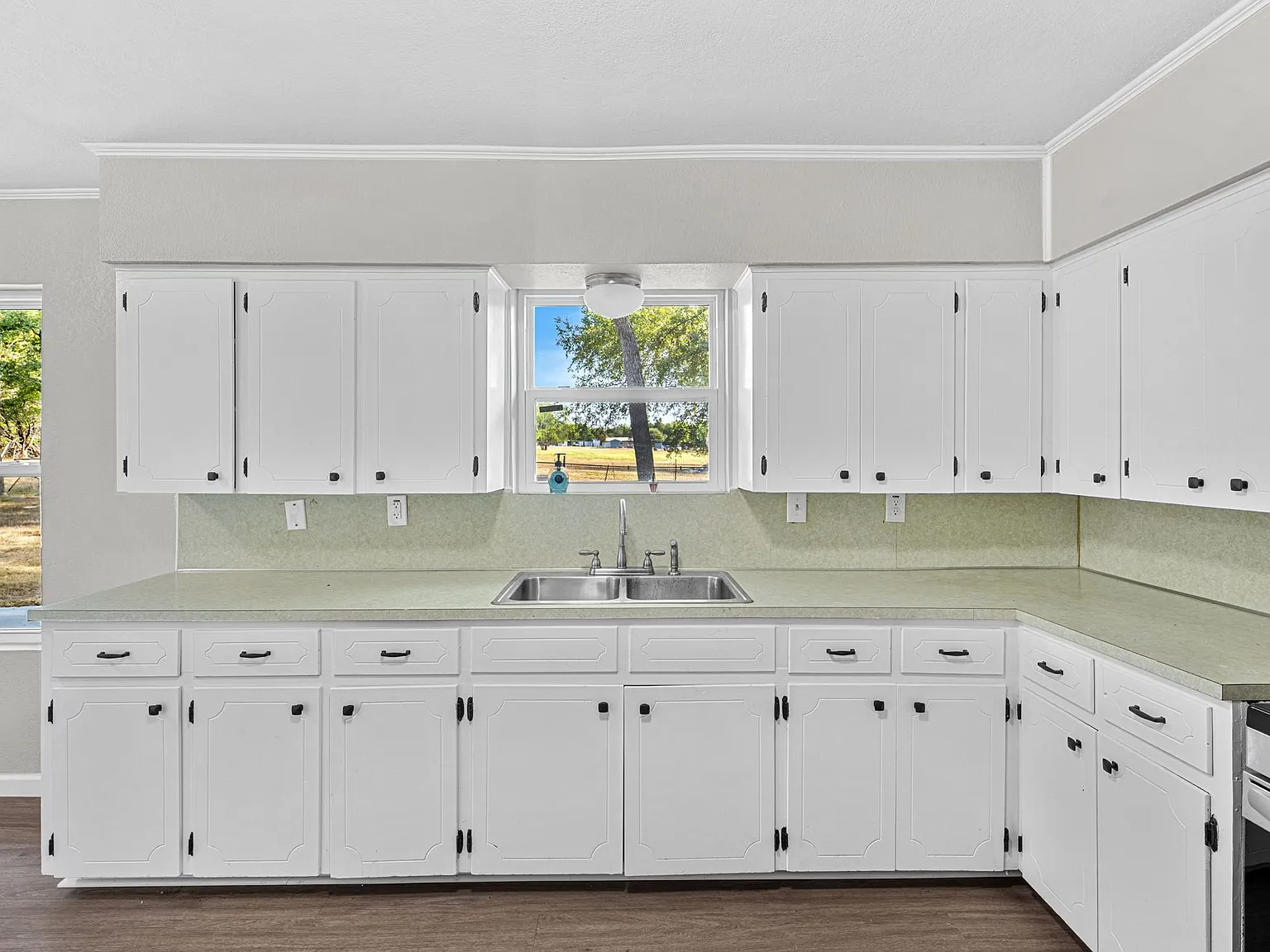 3 bed, 1.5 bath, 1445 sqft, $1,595 — Photo 4
