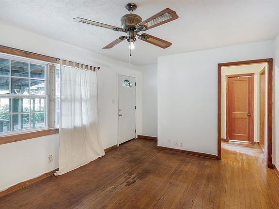 5th image of 11201 Bentley St