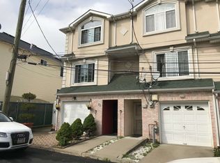 53 Merivale Ln, Staten Island, NY 10304
