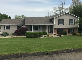3015 Lisa Ln, Zanesville, OH 43701