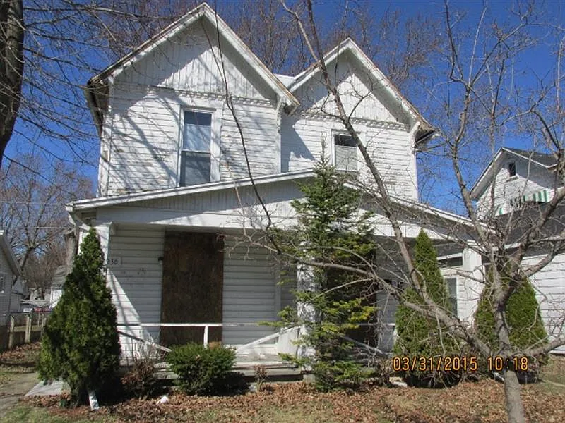 1230 Ridge St photo 1