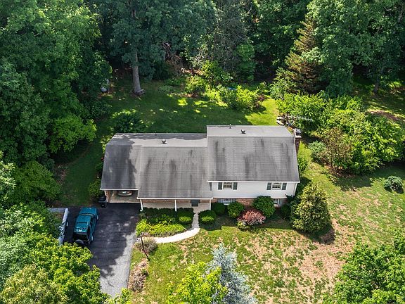 4th image of 70 Westfield Dr