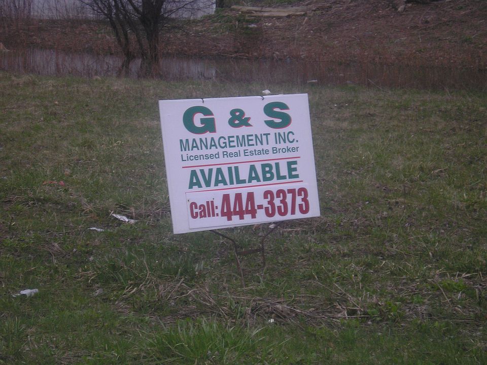 2nd image of 711 Harlem Rd #1