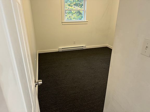 4th image of 874 Fairview Ave #3