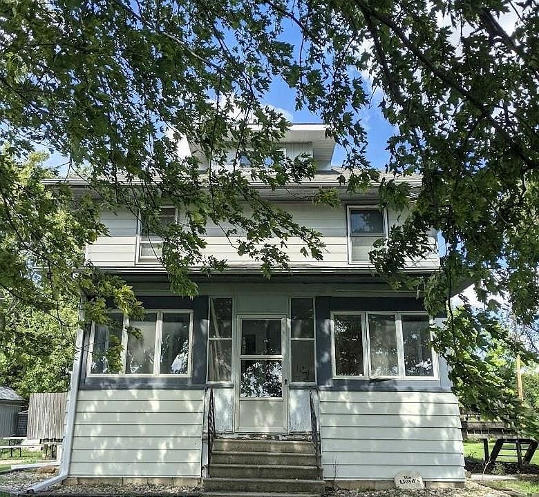 1st image of 19712 Spruce Ave