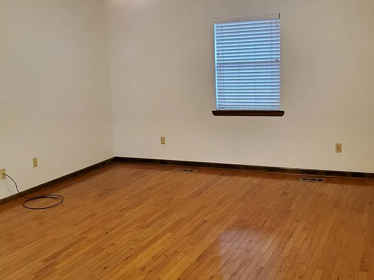7001 Pauline Cir — Photo 35