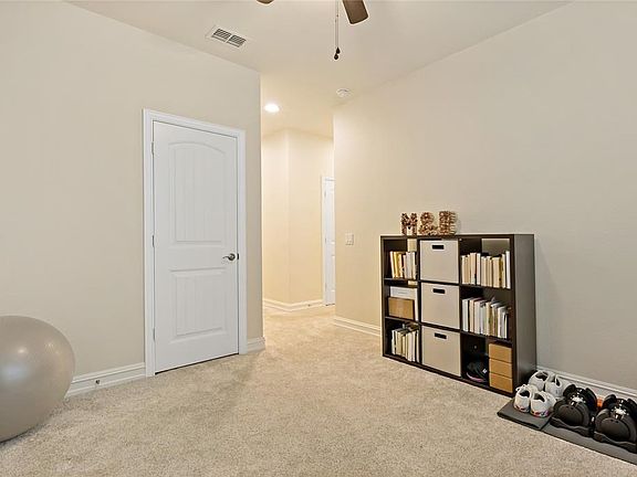 4th image of 11118 Ortega St