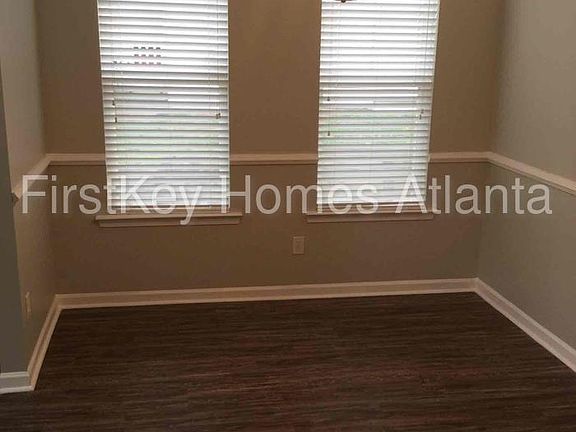 4th image of 4567 Parkway Cir